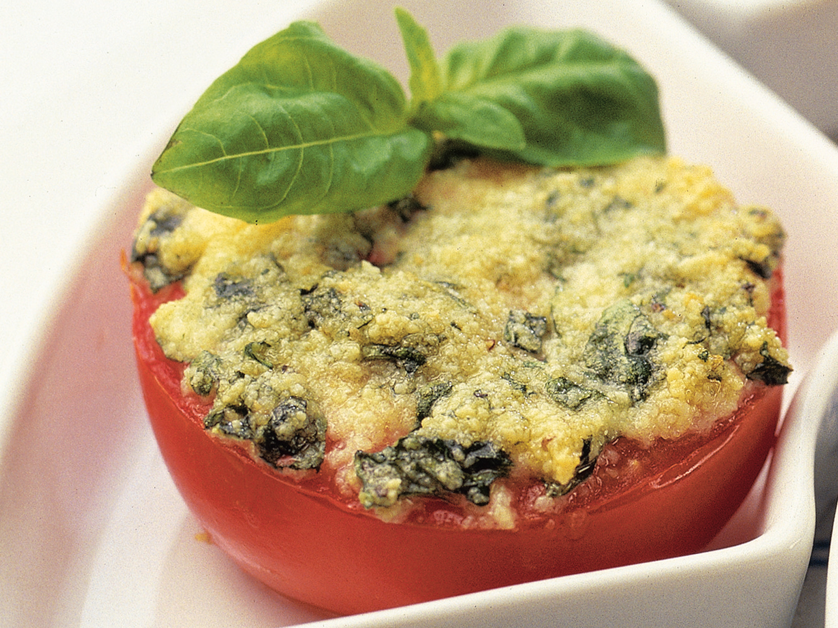 Täytetyt uunitomaatit