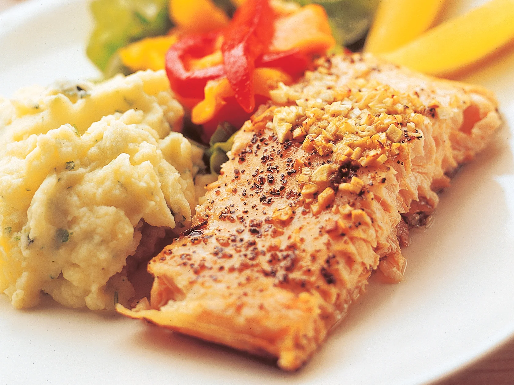 Sitruunainen uunilohi uunissa ilman kermaa