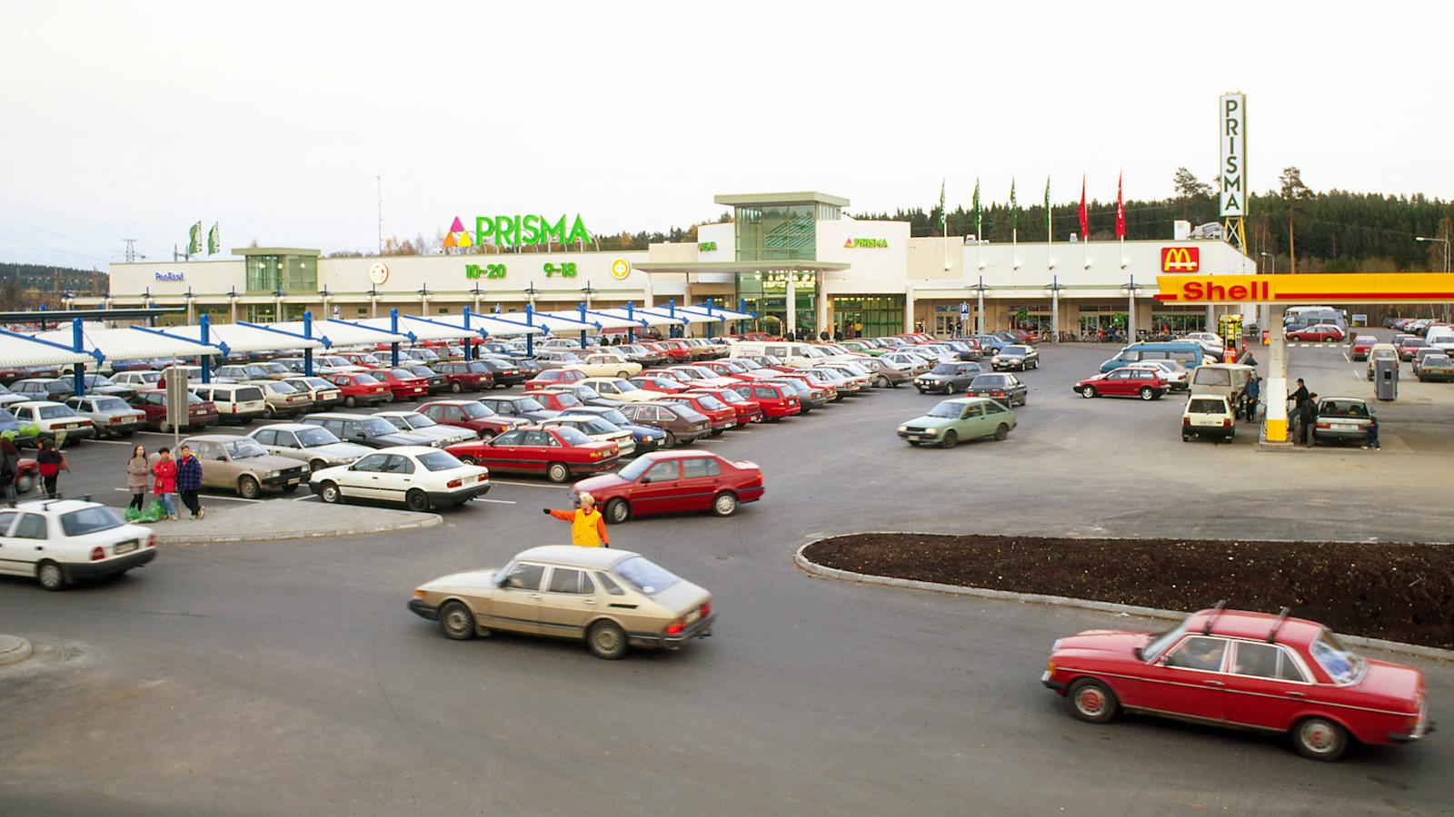 Prismat yleistyivät koko Suomessa. Lamavuosina Prismojen myynti kannatteli koko S-ryhmää.