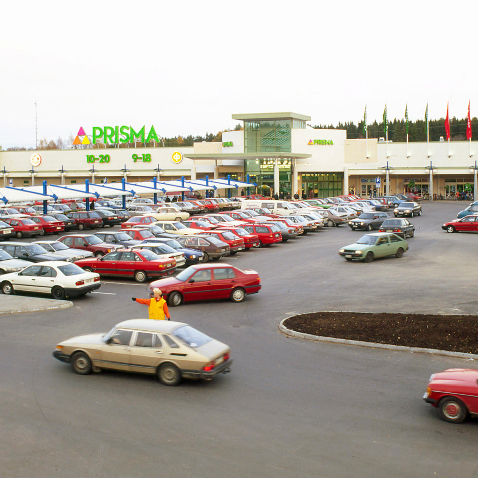 Prismat yleistyivät koko Suomessa. Lamavuosina Prismojen myynti kannatteli koko S-ryhmää.