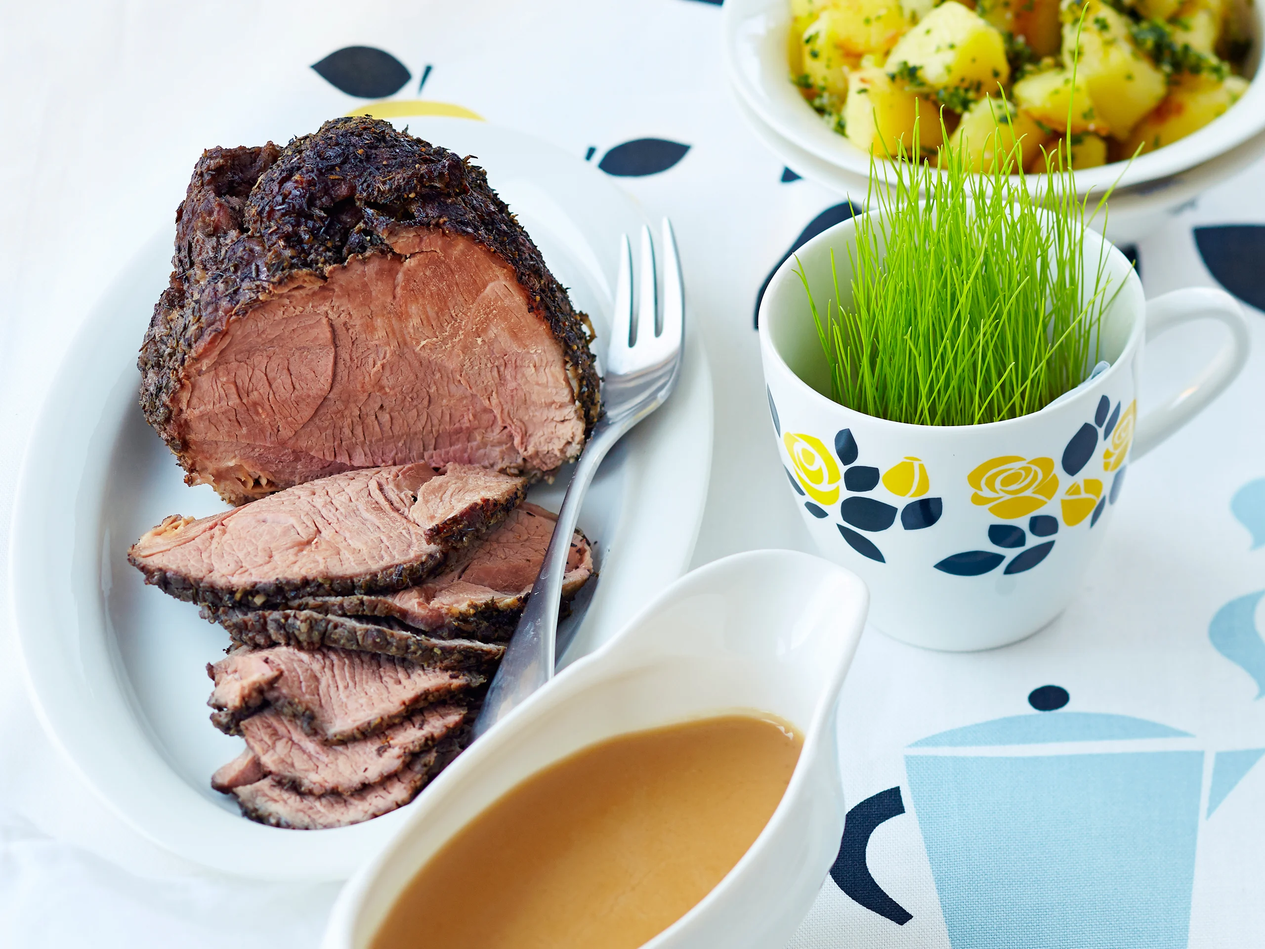 Karitsanpaisti ja päärynäkastike