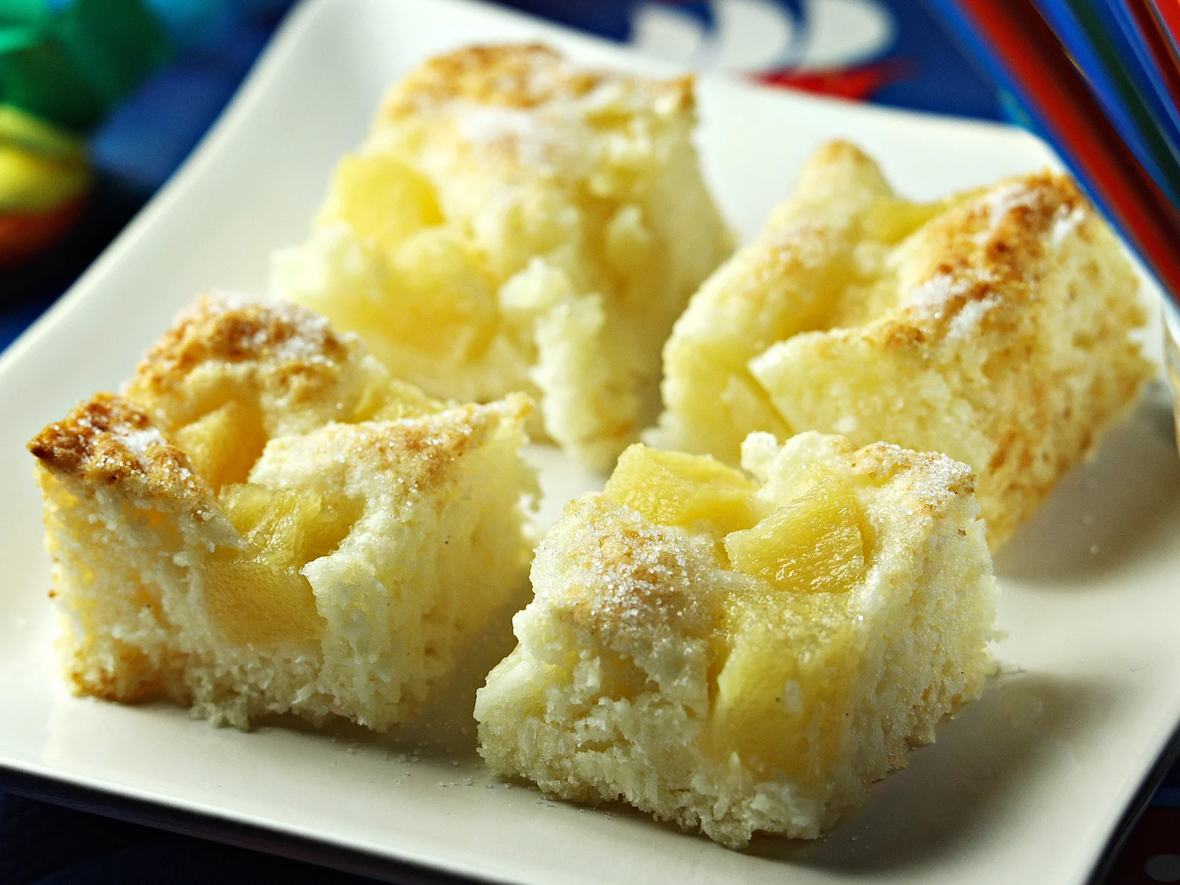 Kookos-ananaspiirakka