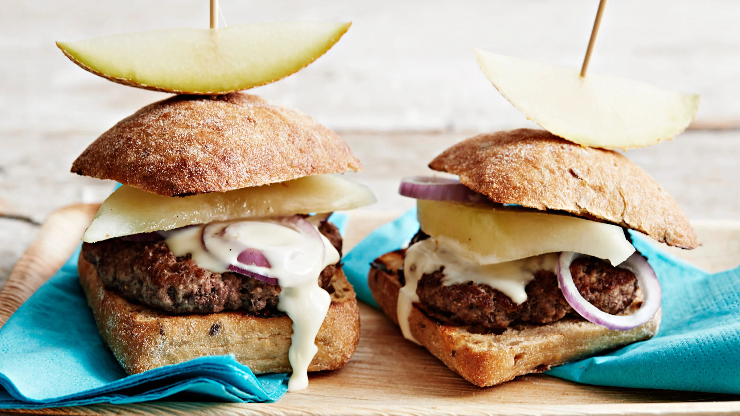 Lomailijan juustoburgerit