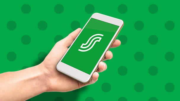 S-mobiili kädessä