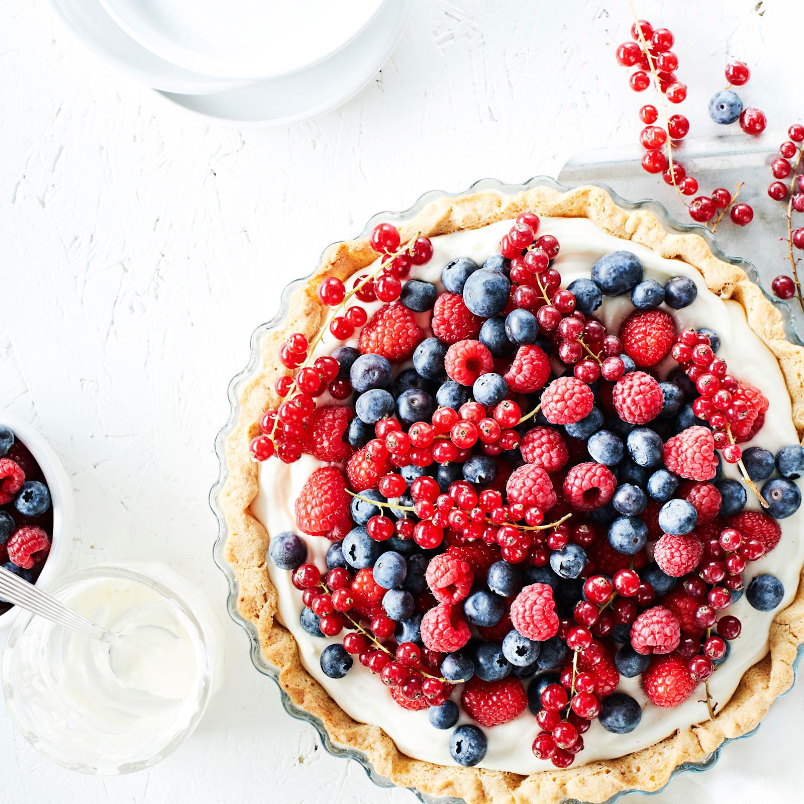 Puolittain paistettu tuoremarjapiiras