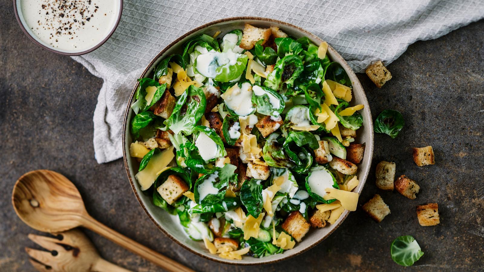 Caesarsalaatti ruusukaalista