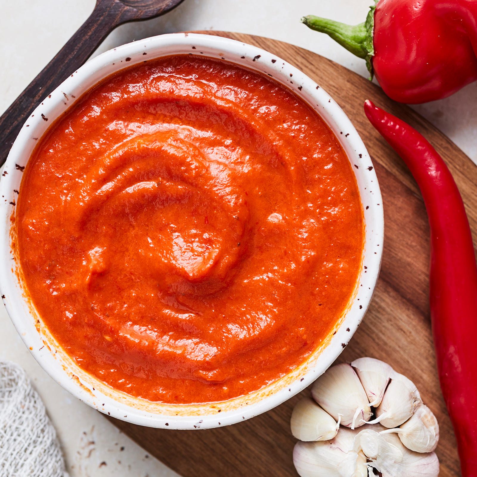 Ajvar eli paahdettu munakoiso-paprikatahna