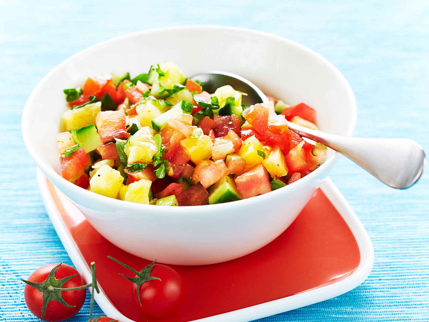 Tomaatti-ananassalsa