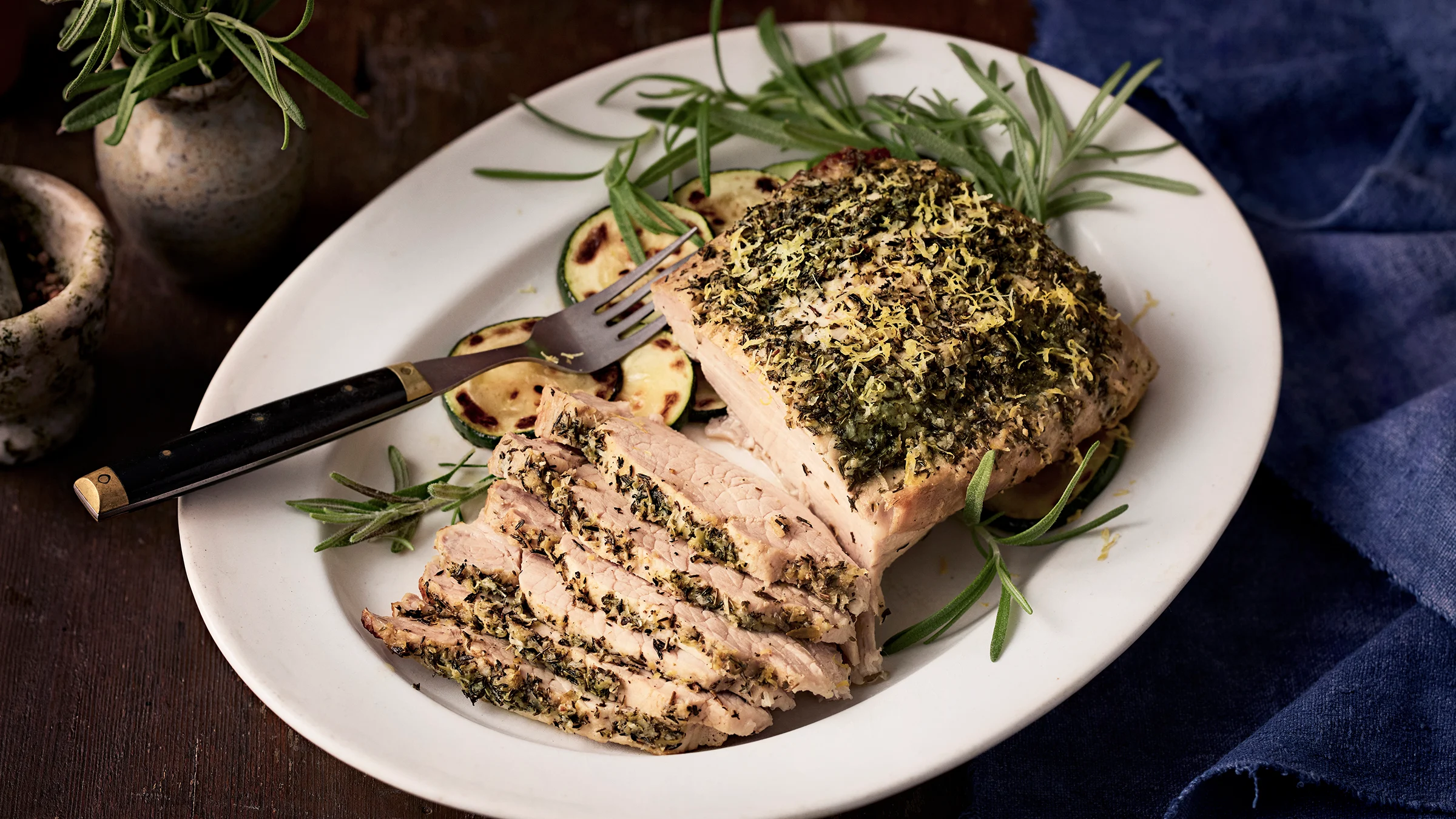 Murea porsaan ulkofilee uunissa yrttikuorrutuksella