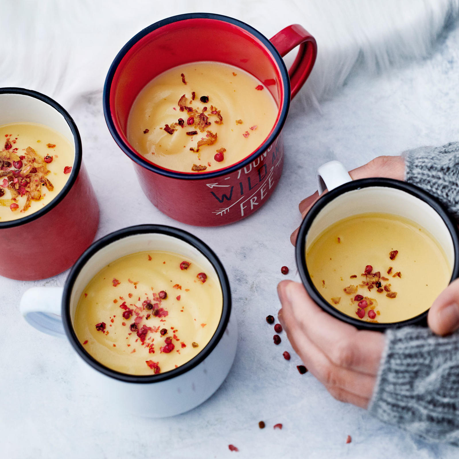 Juustoinen perunakeitto