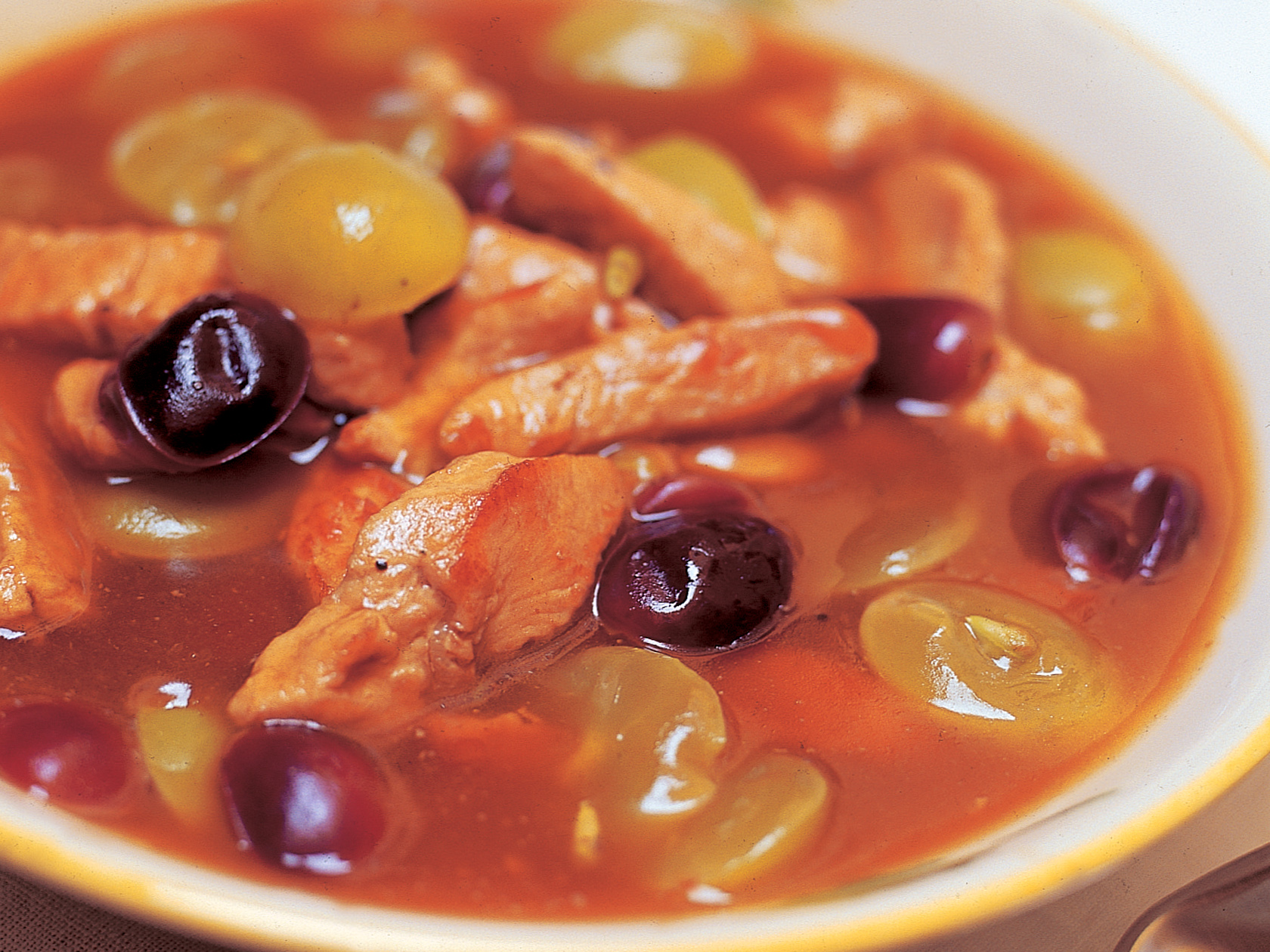 Hedelmäinen broileripata