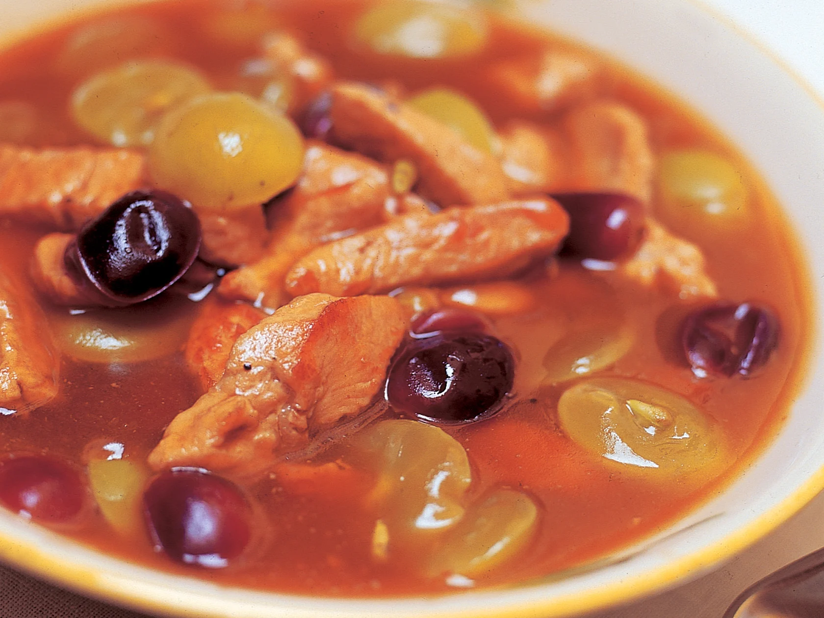 Hedelmäinen broileripata