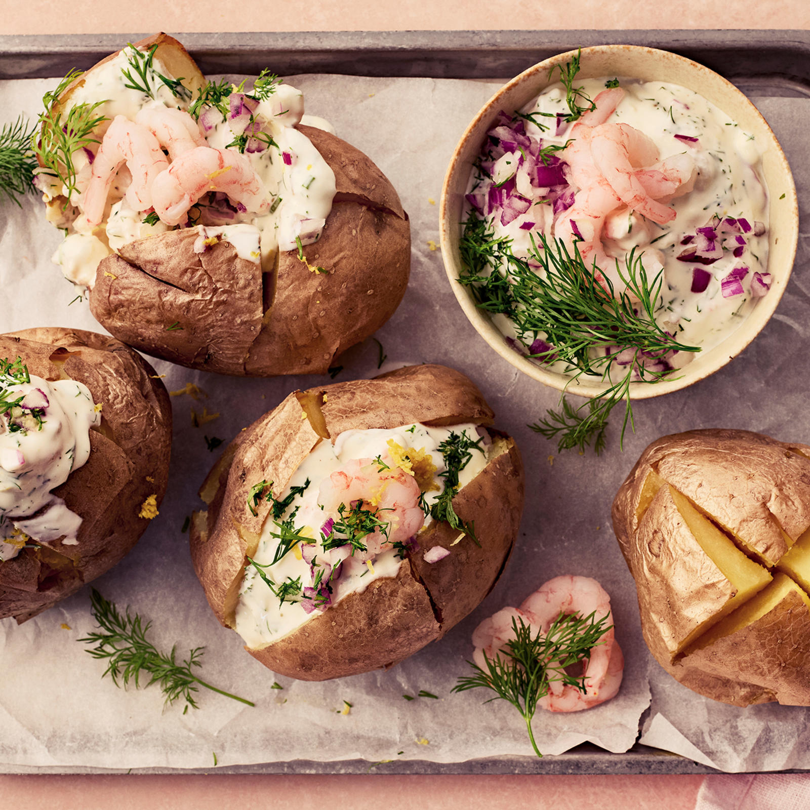 Uuniperunat ja katkaraputäyte