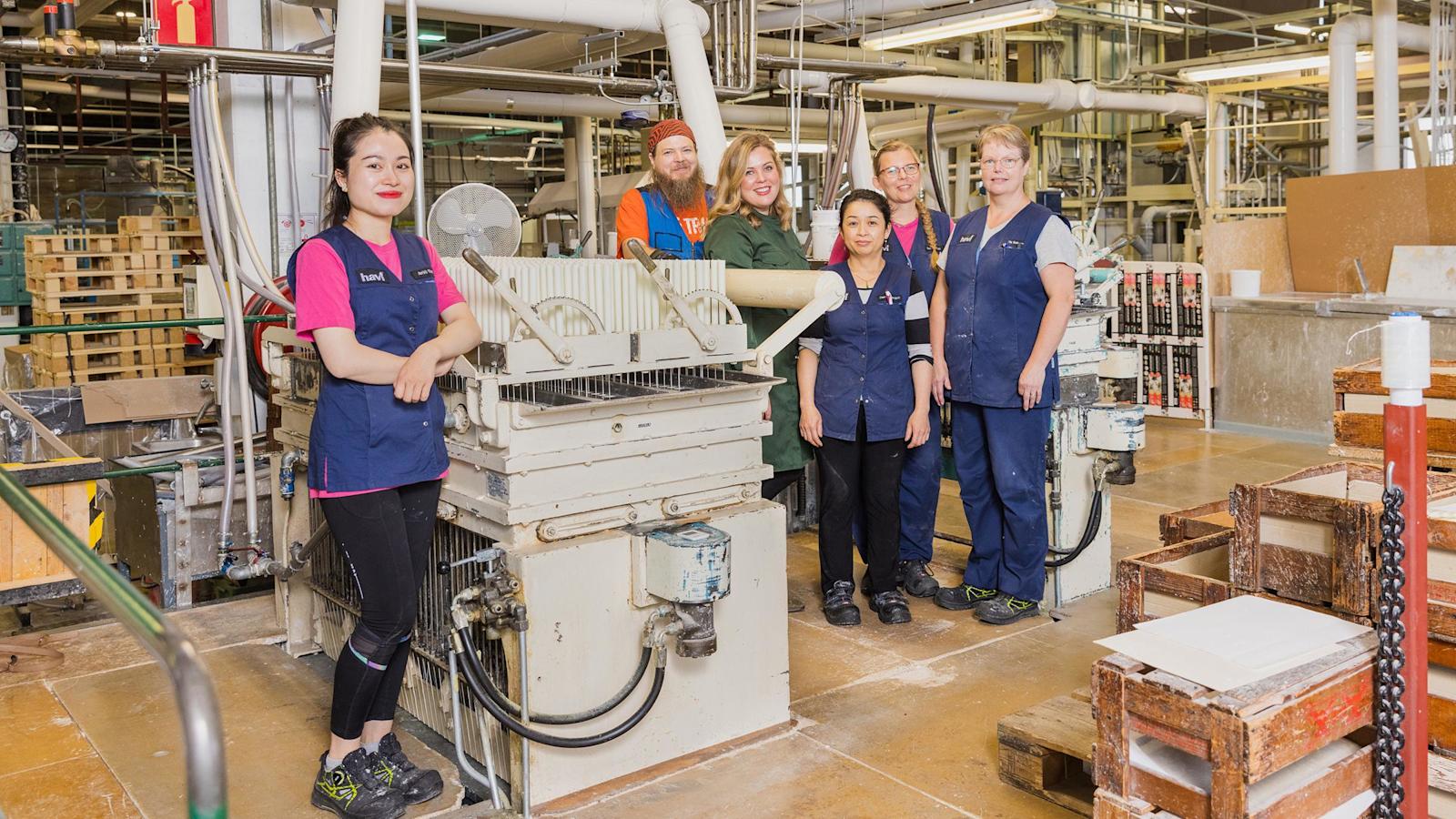 Thuy An, Lauri Rantala, Linda Schlobohm, Sari Ahovalli, Dao Nguyen ja Pia Salonen tuntevat suomalaisten kynttilämaun.