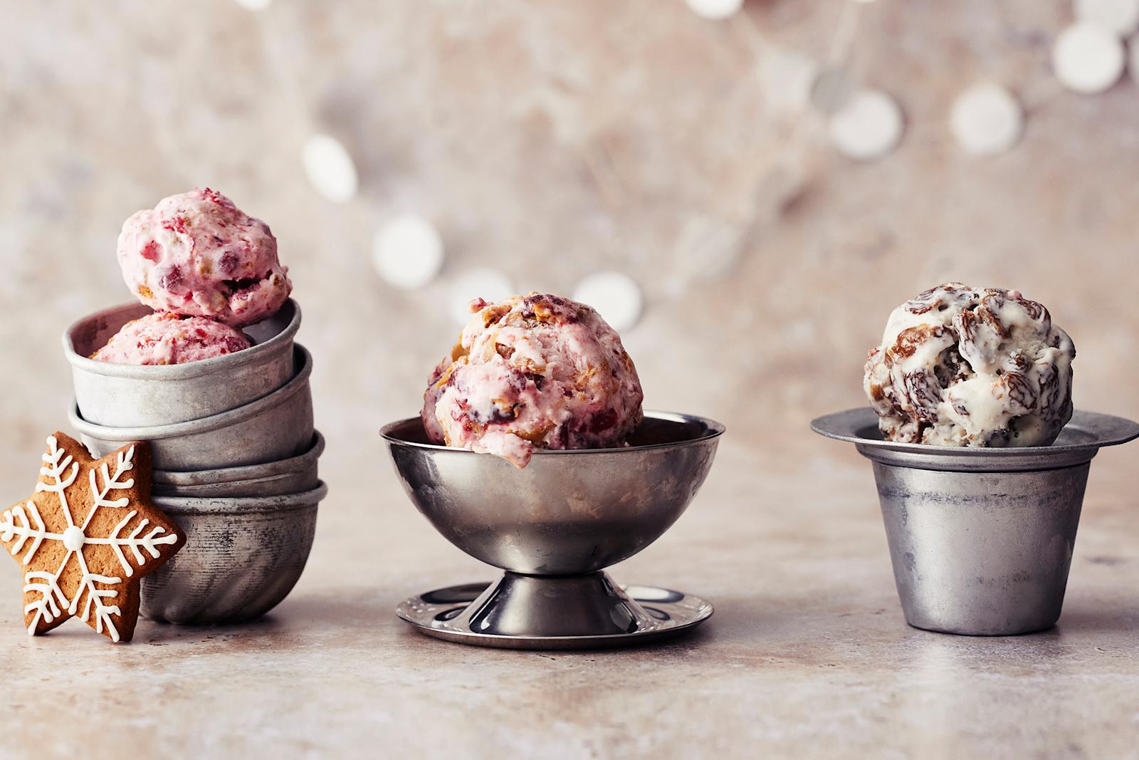 Vegaaninen jäätelö kolmella eri tavalla maustettuna