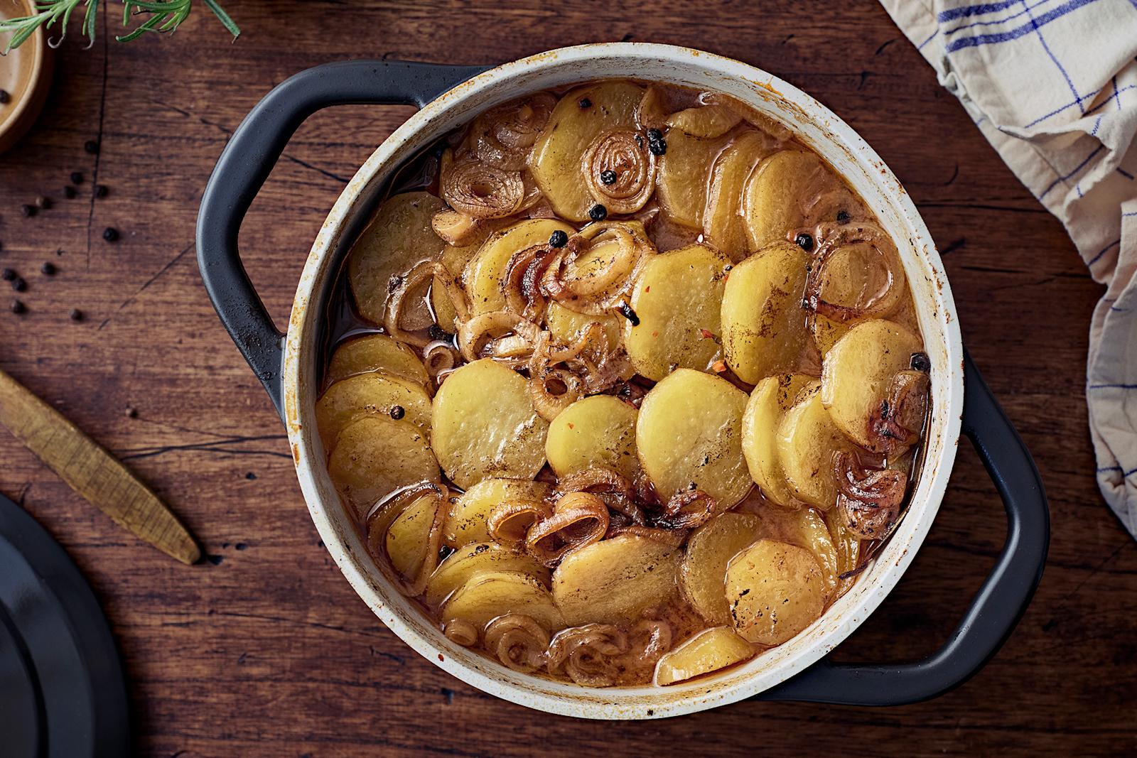 Merimiespihvi mustassa uunipadassa