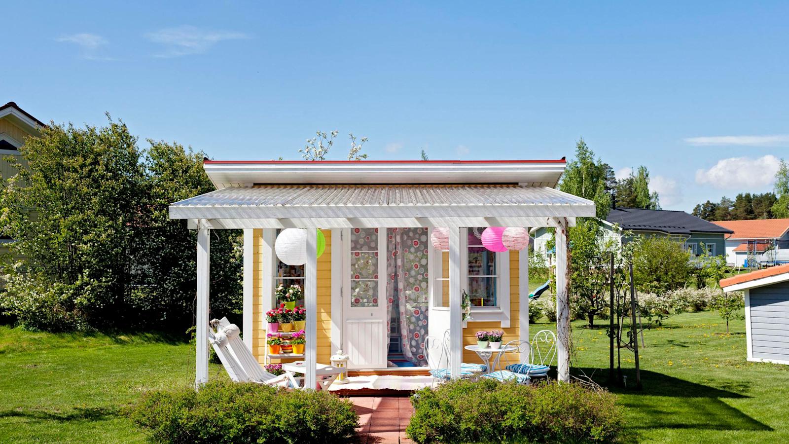 Marika yllättyi vuosien mittaan kertyneiden Bonuksen määrästä. Niillä sai rakennettua huvimajan omalle pihalle.