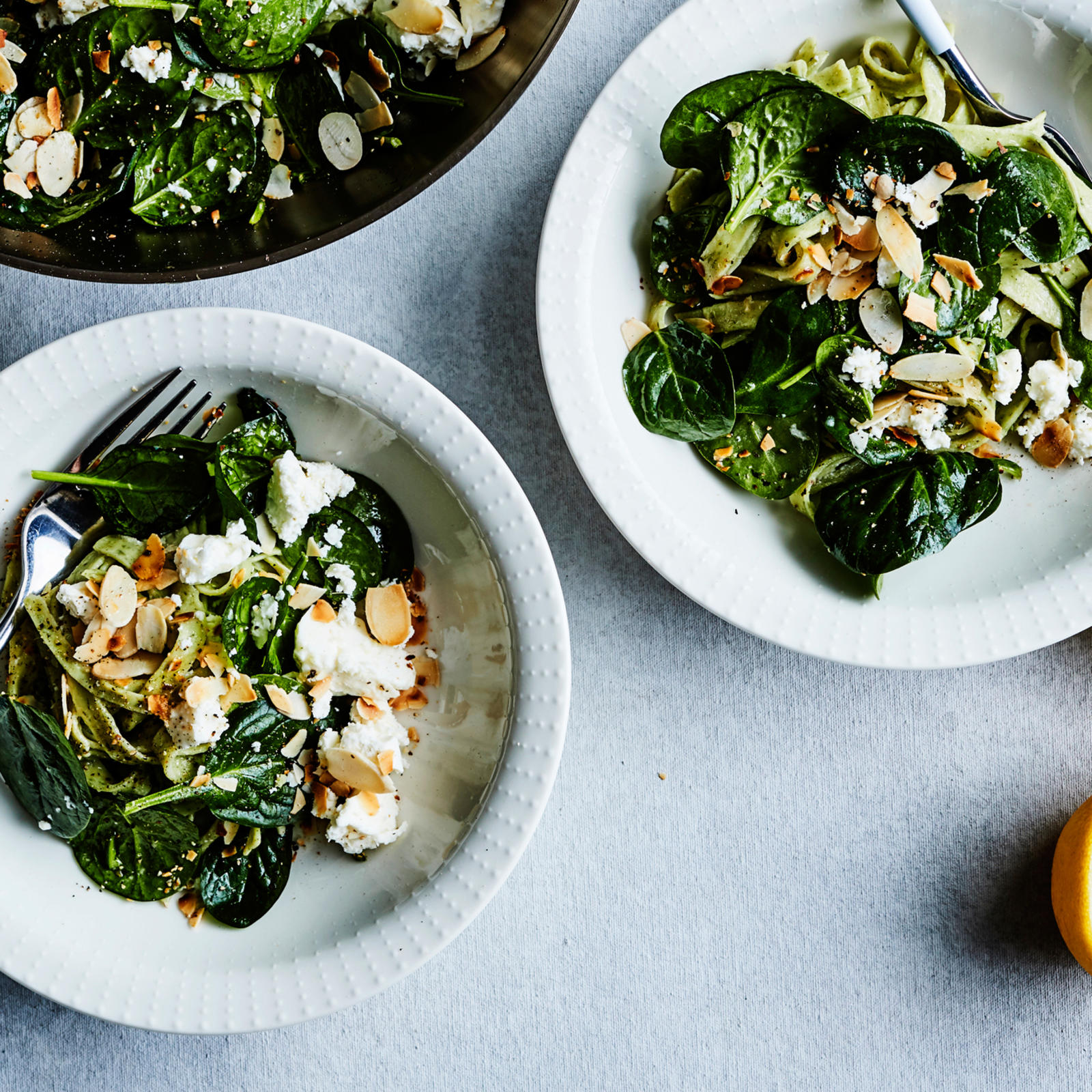 Yhden pannun feta-pinaattipasta