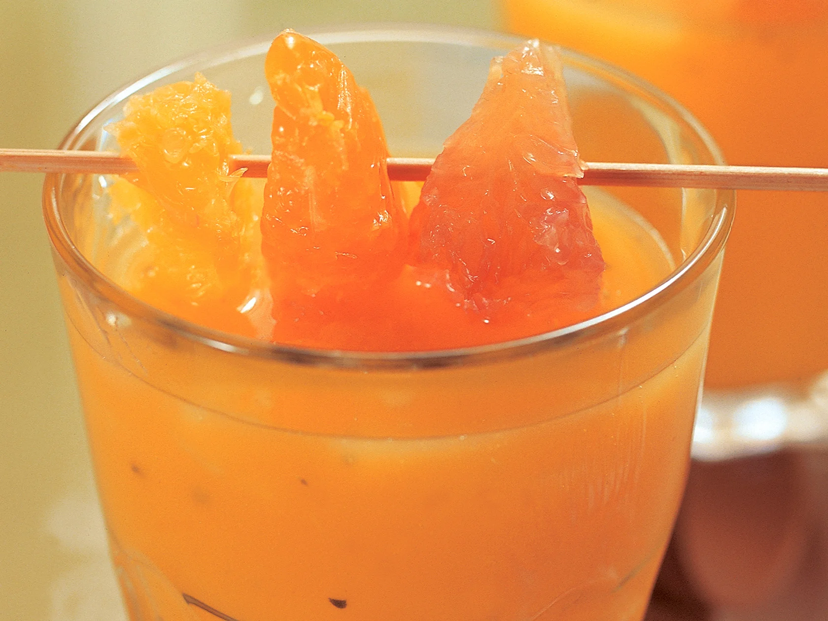 Sitruscocktail yhdelle