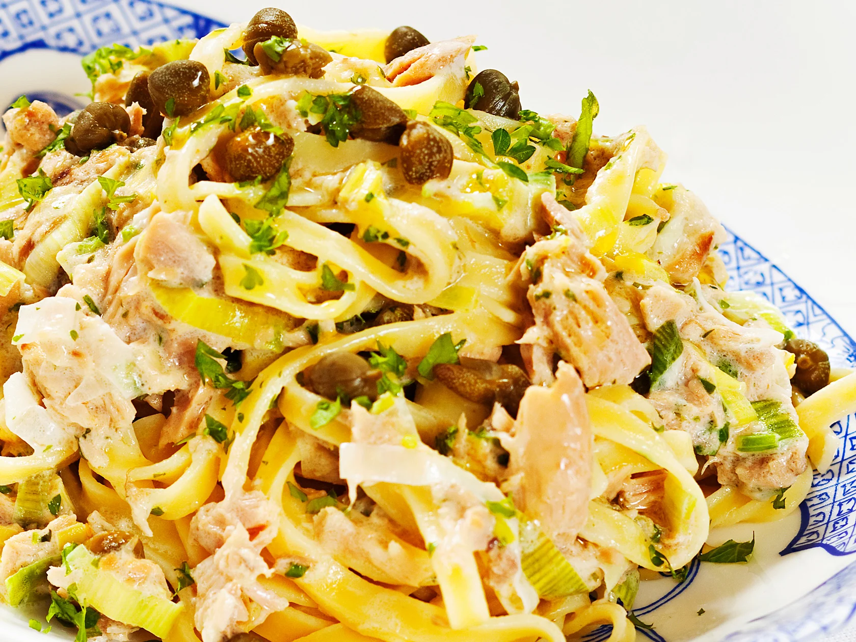 Tonnikala-kaprispasta