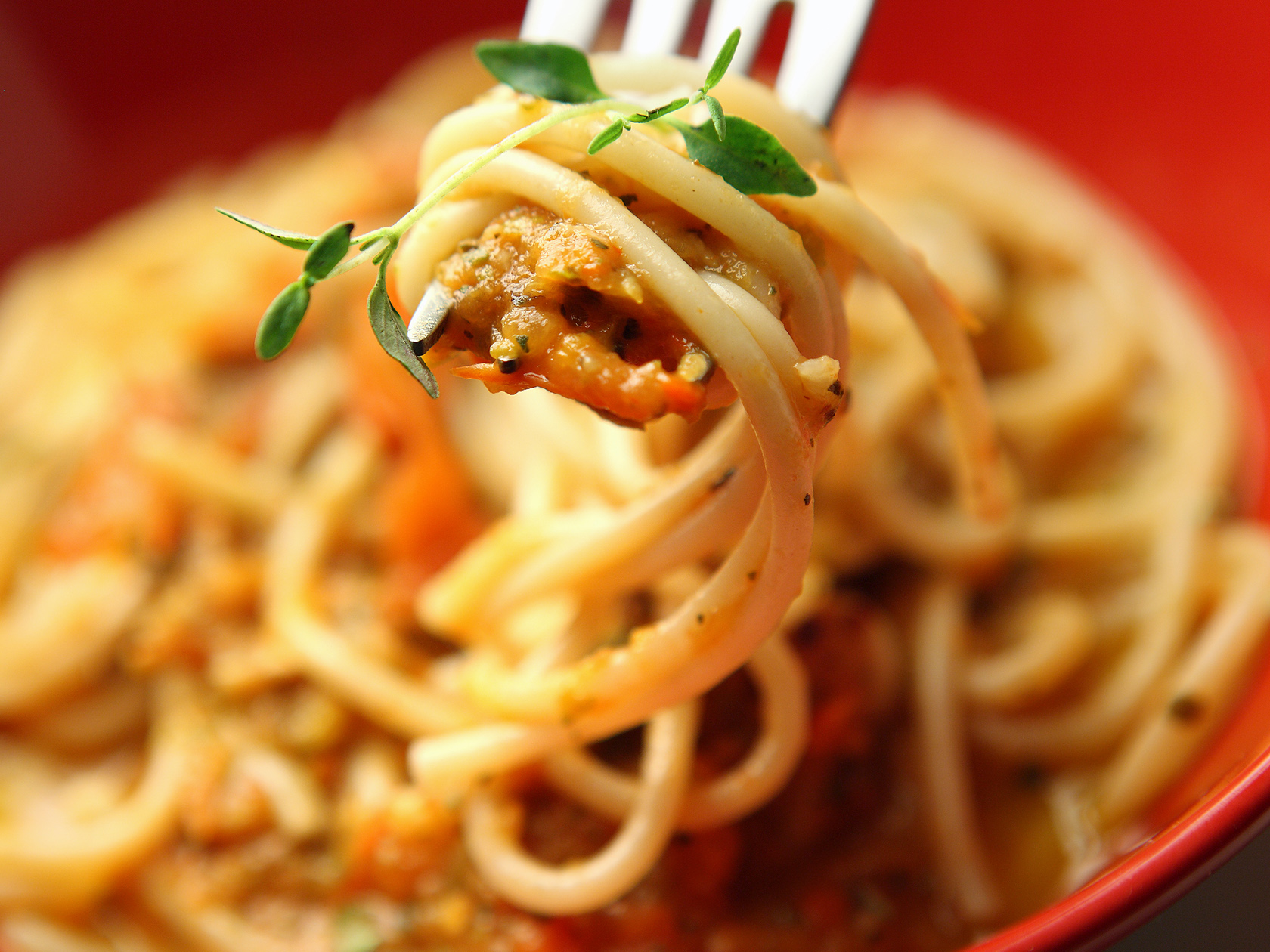 Tulinen tuoretomaattipasta