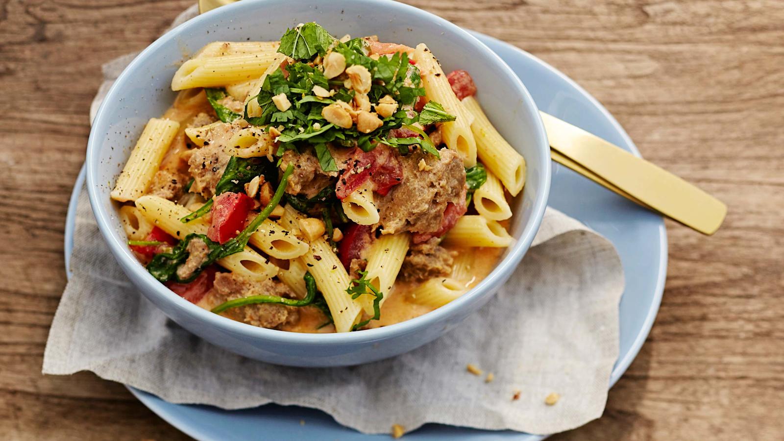 Aasialainen nyhtökaurapasta