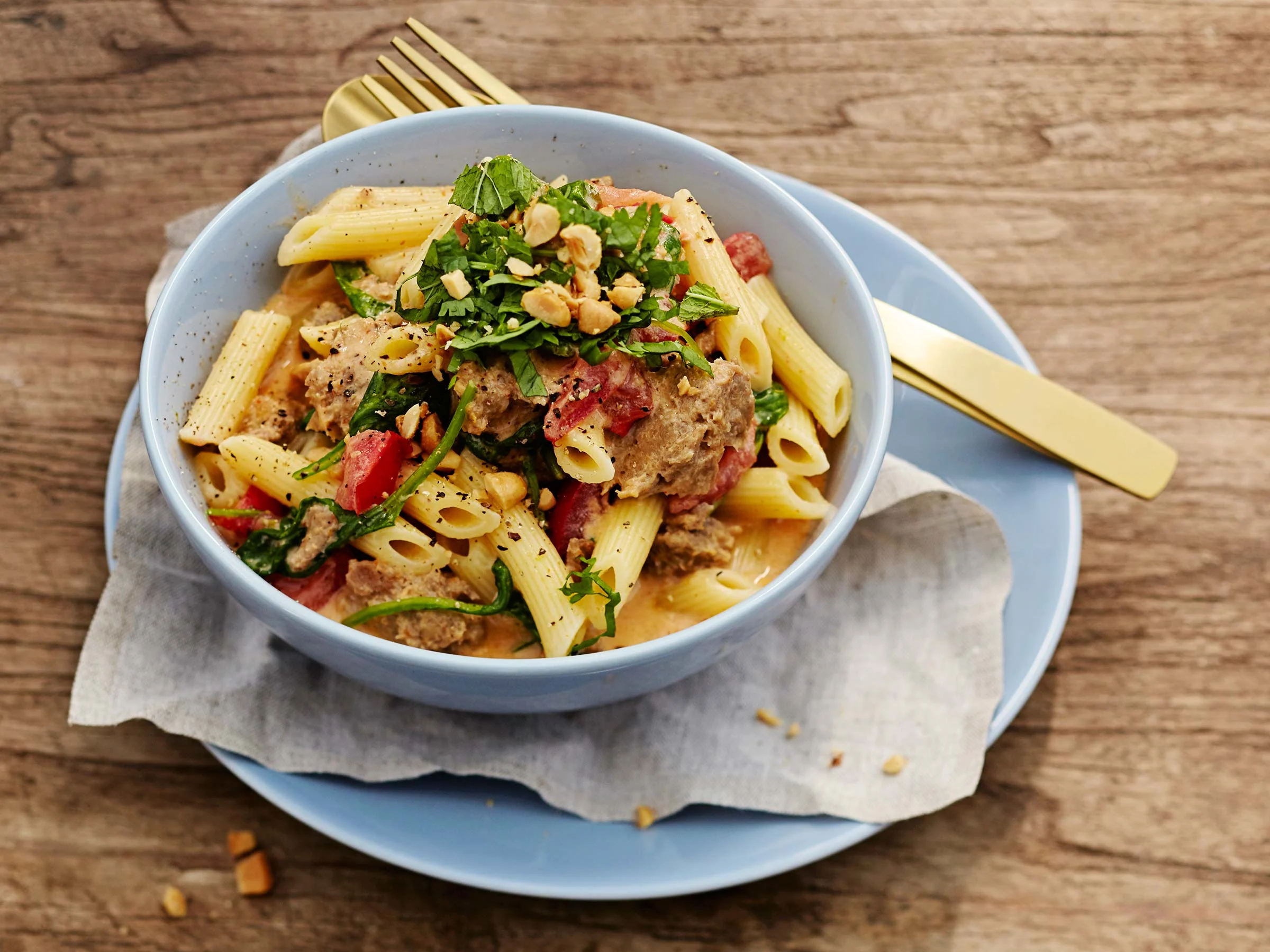 Aasialainen nyhtökaurapasta