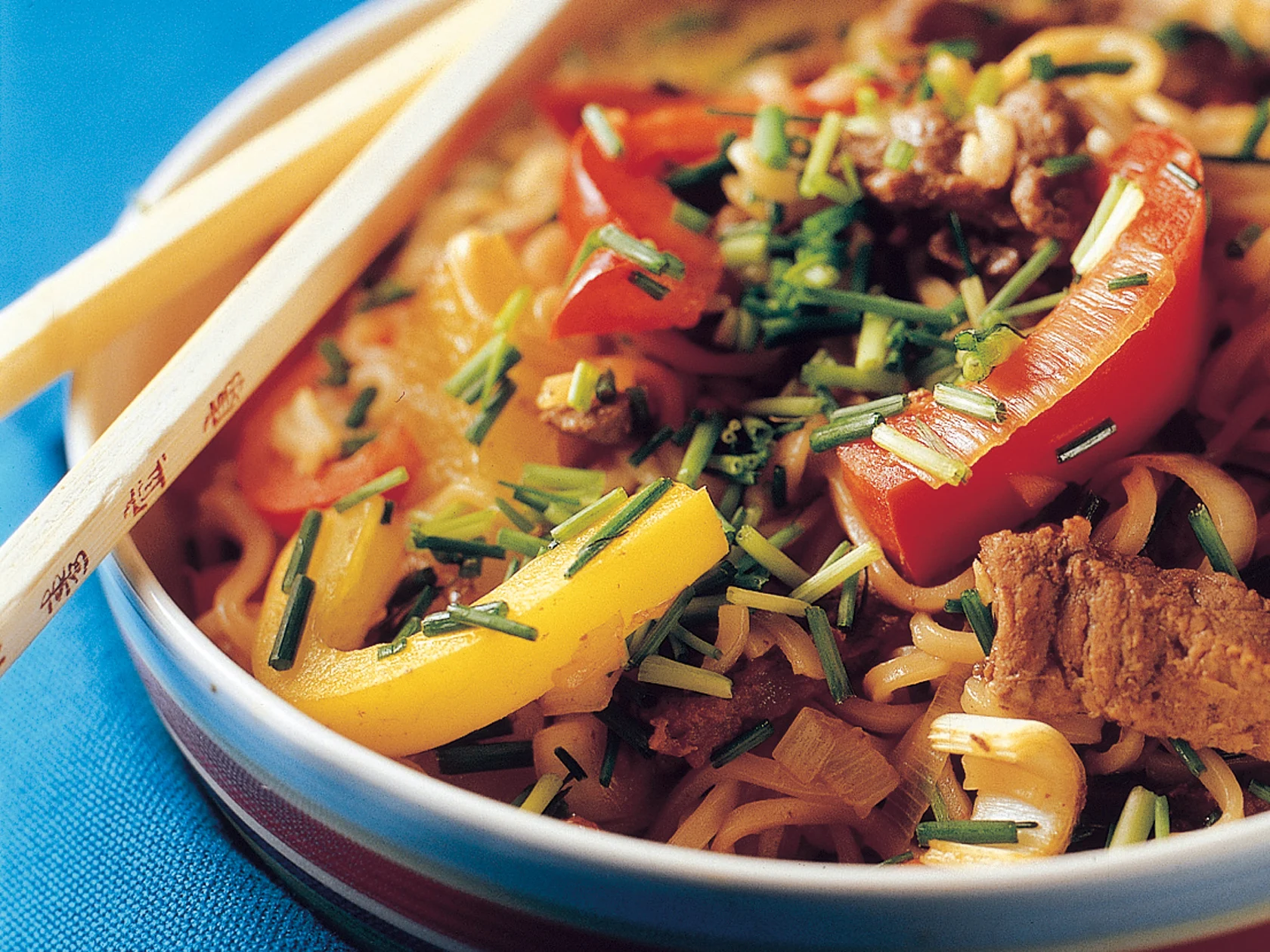 Lihaisa nuudelipannu