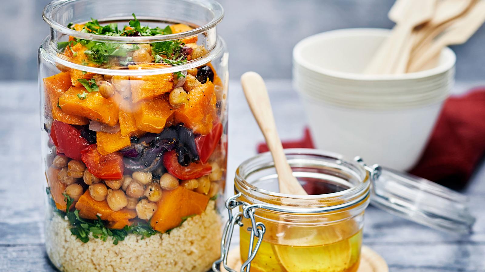 Kurpitsa-kuskussalaatti