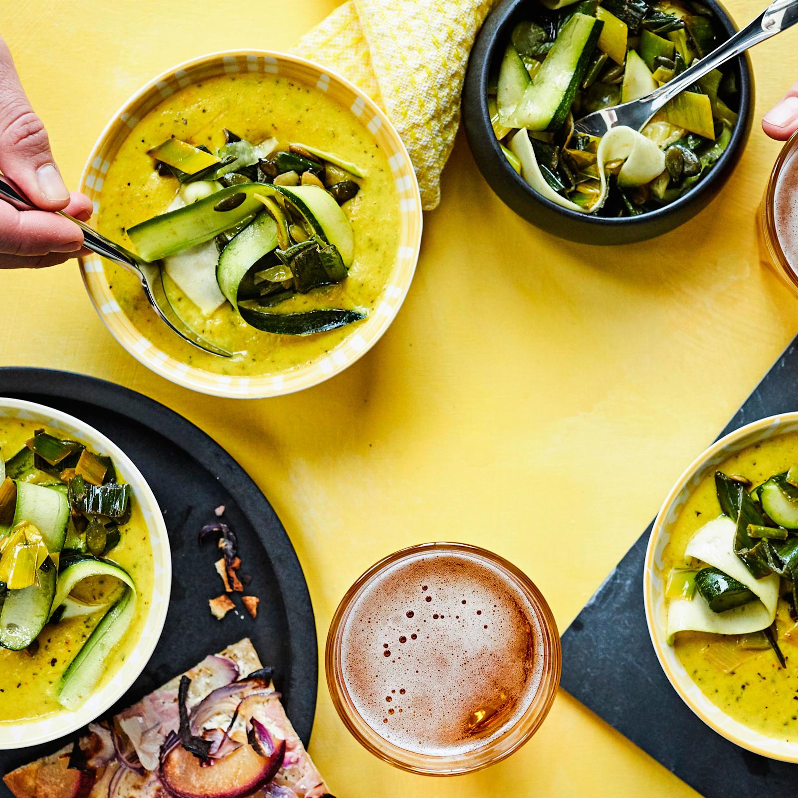 Kesäkurpitsakeitto kookoksella