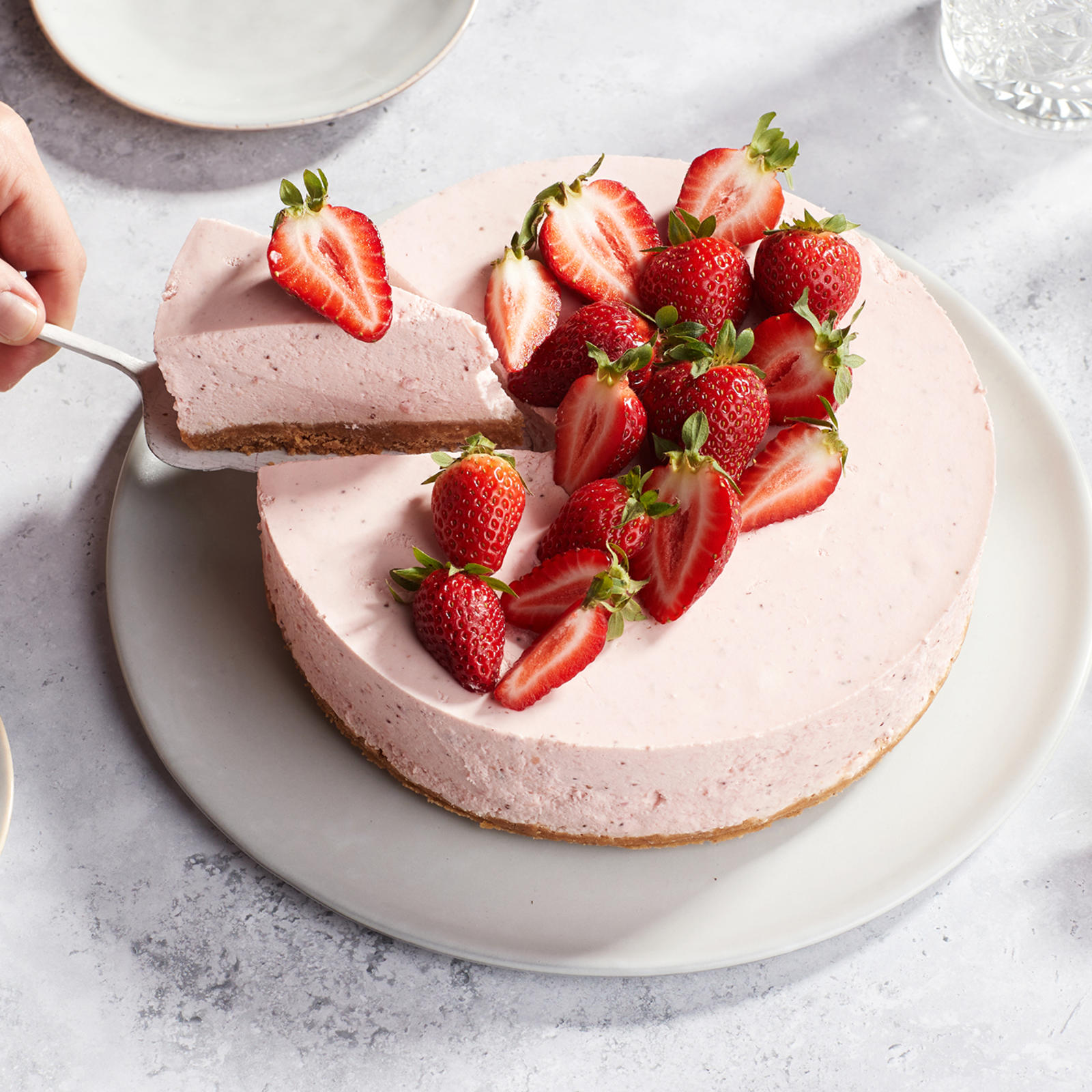 Gluteeniton mansikkajuustokakku