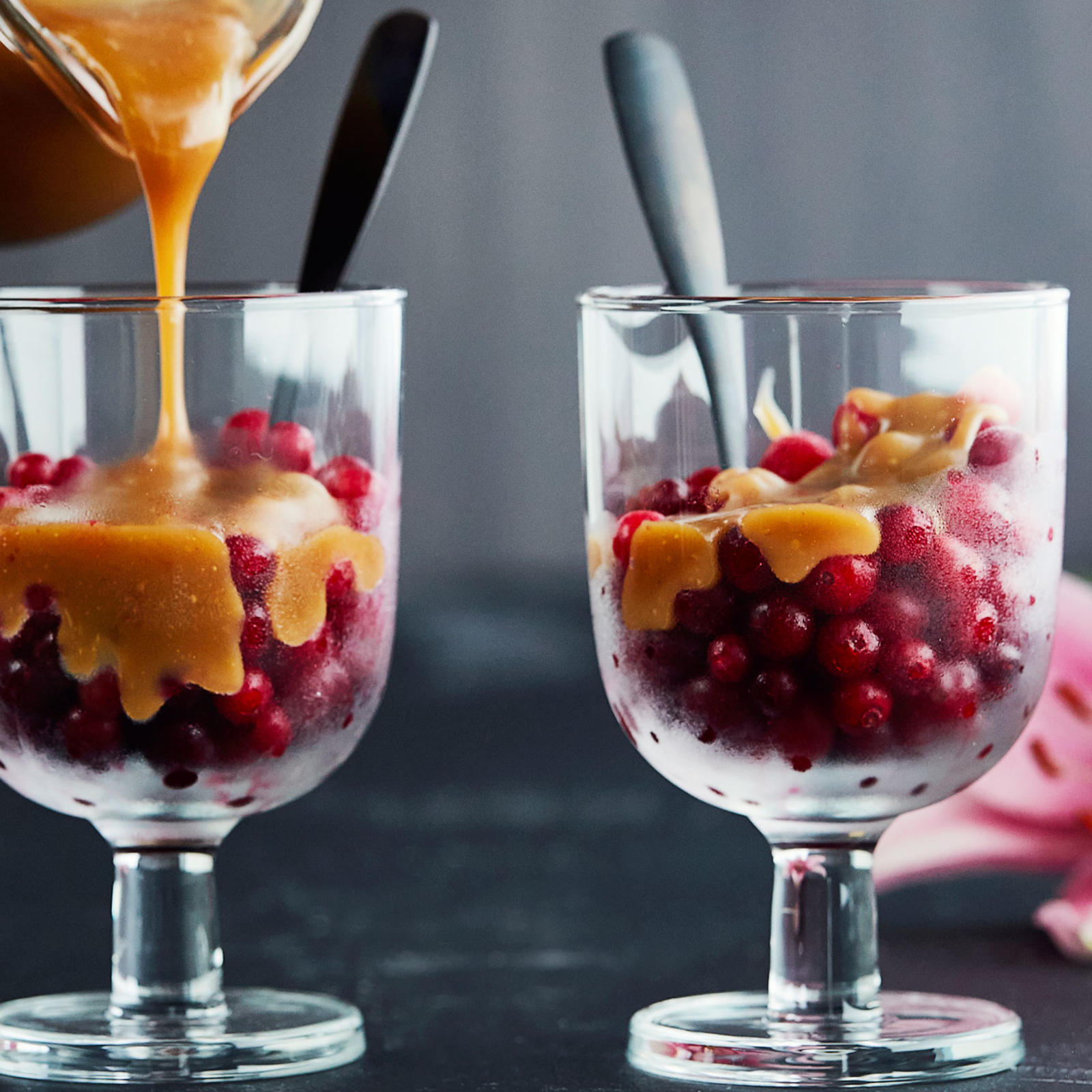 Helppo kinuskikastike