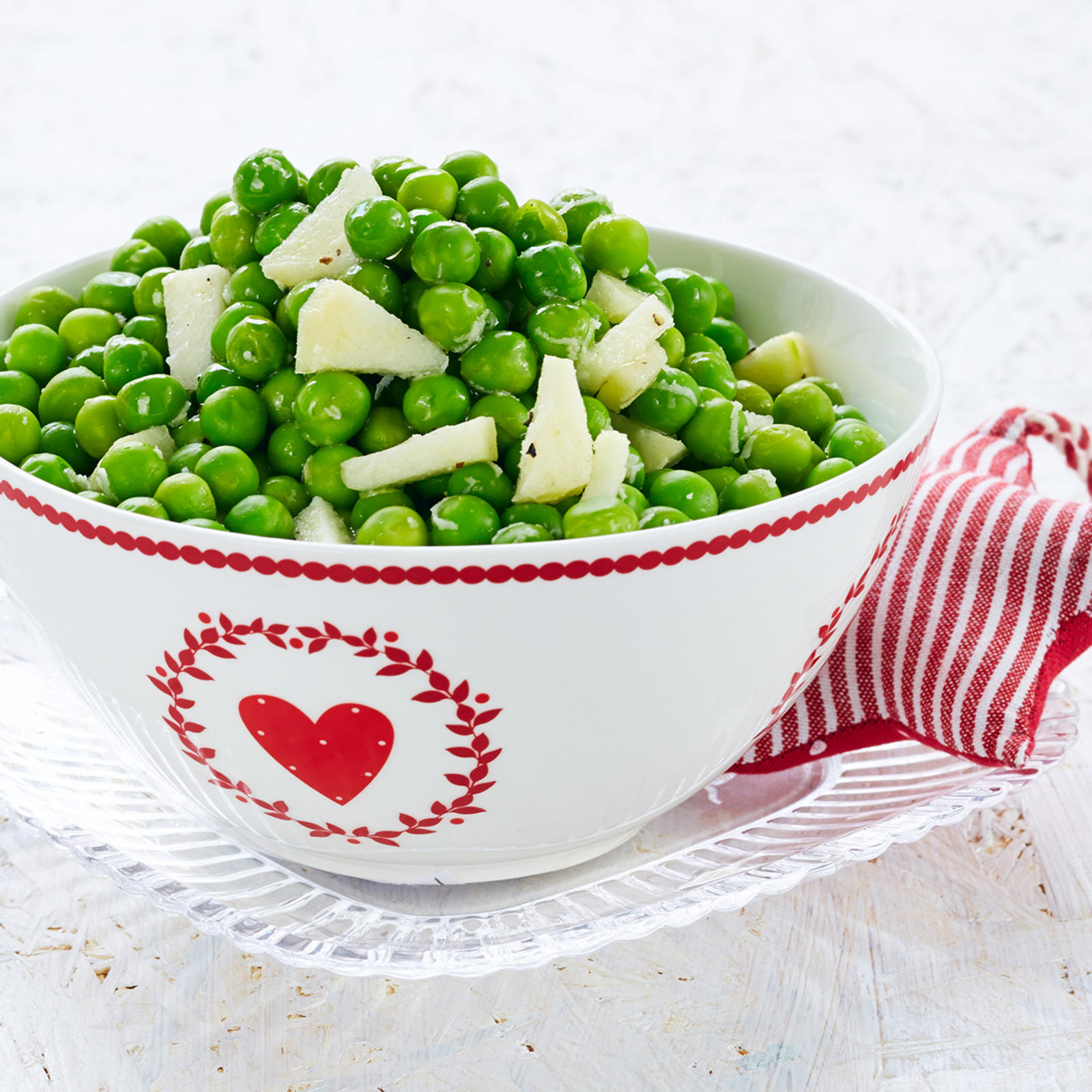 Piparjuurimarinoidut herneet