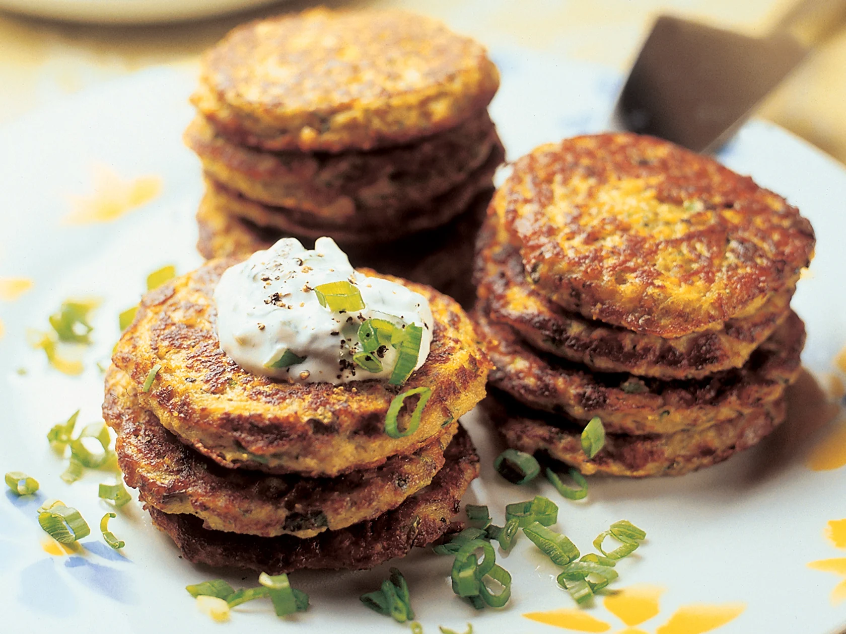 Kasvispihvit, yrttikerma ja avokadosose