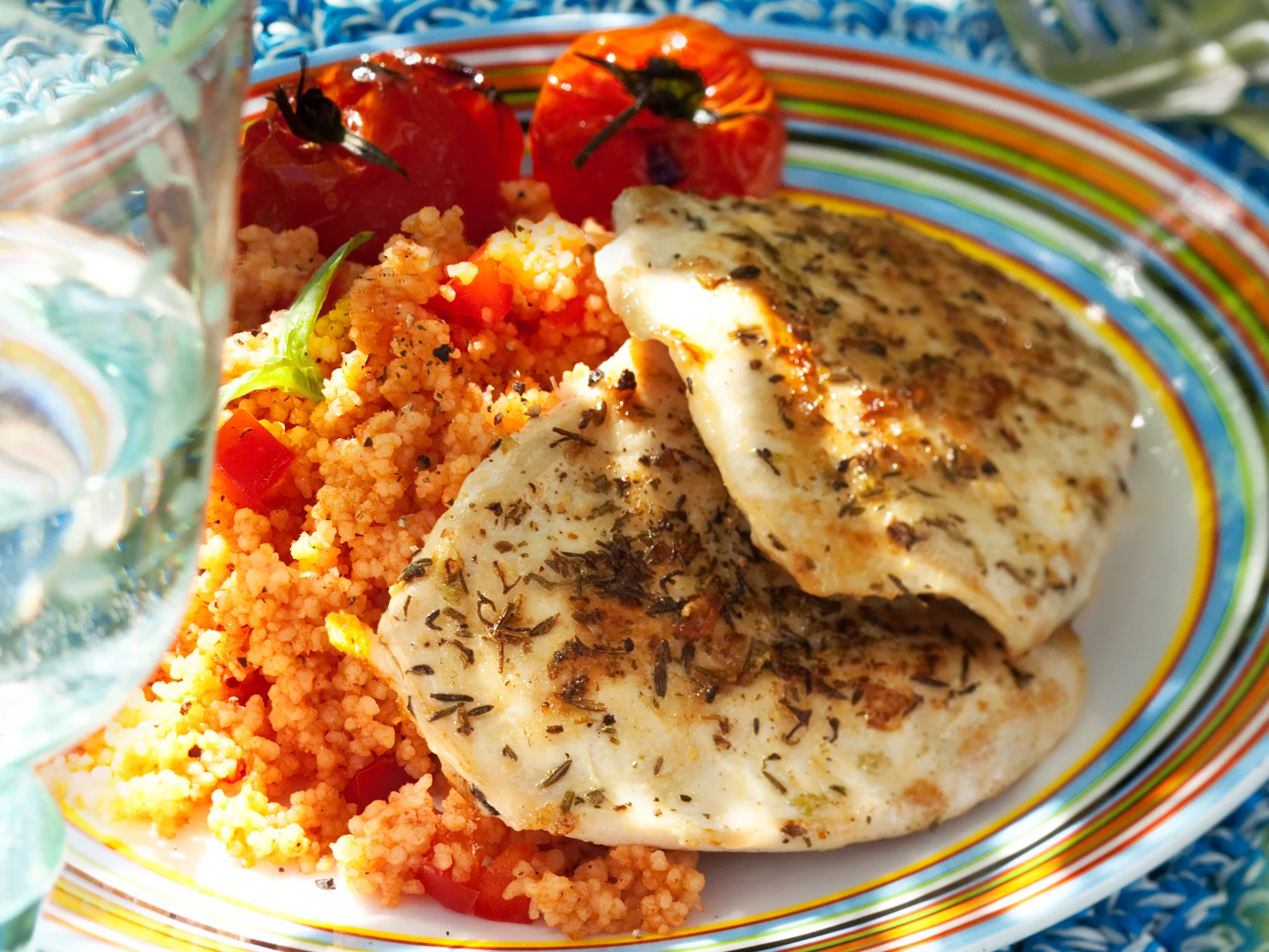 Provencen broileripihvit ja tomaatticouscous