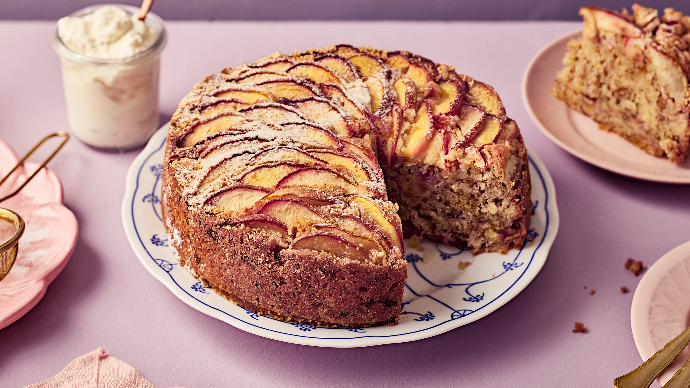 Mehevä nektariinikakku