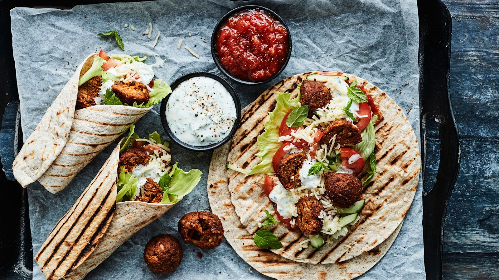 Kasvispyöryköillä täytetyt tortillat