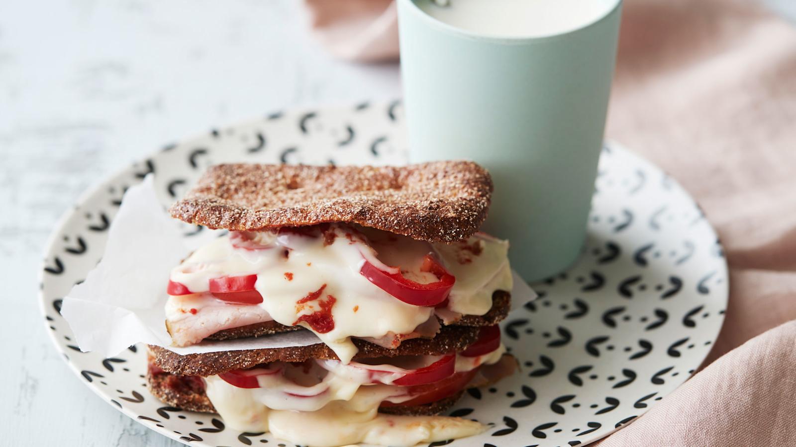 Rukiiset kinkku-juustotoastit