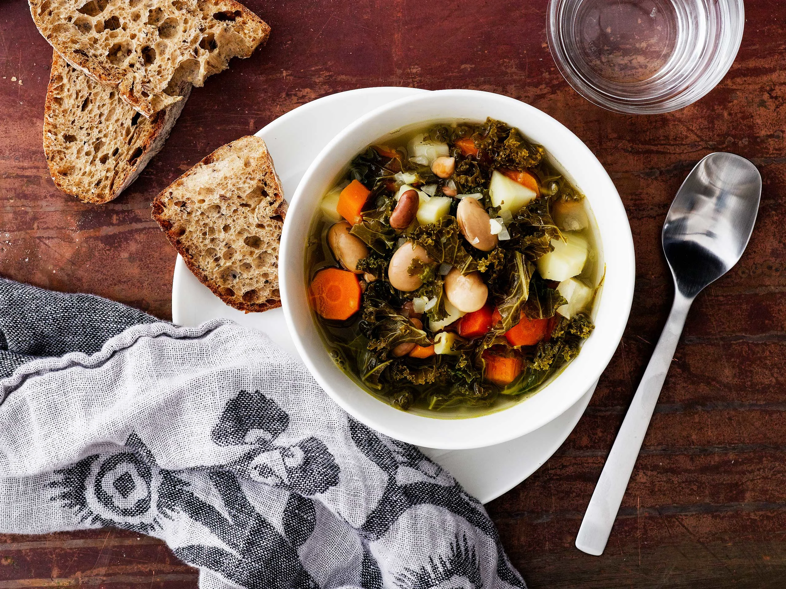 Lehtikaali-papukeitto