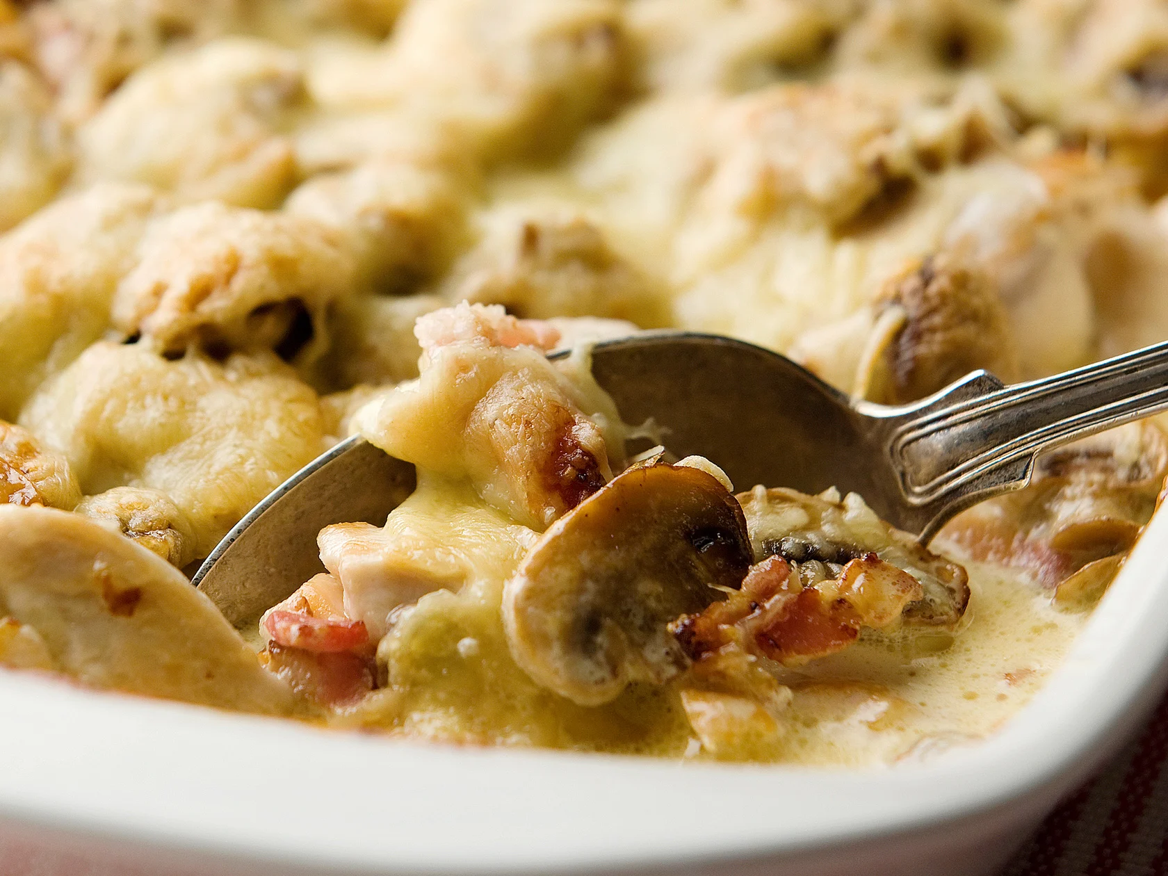 Broilerivuoka kypsästä broilerista