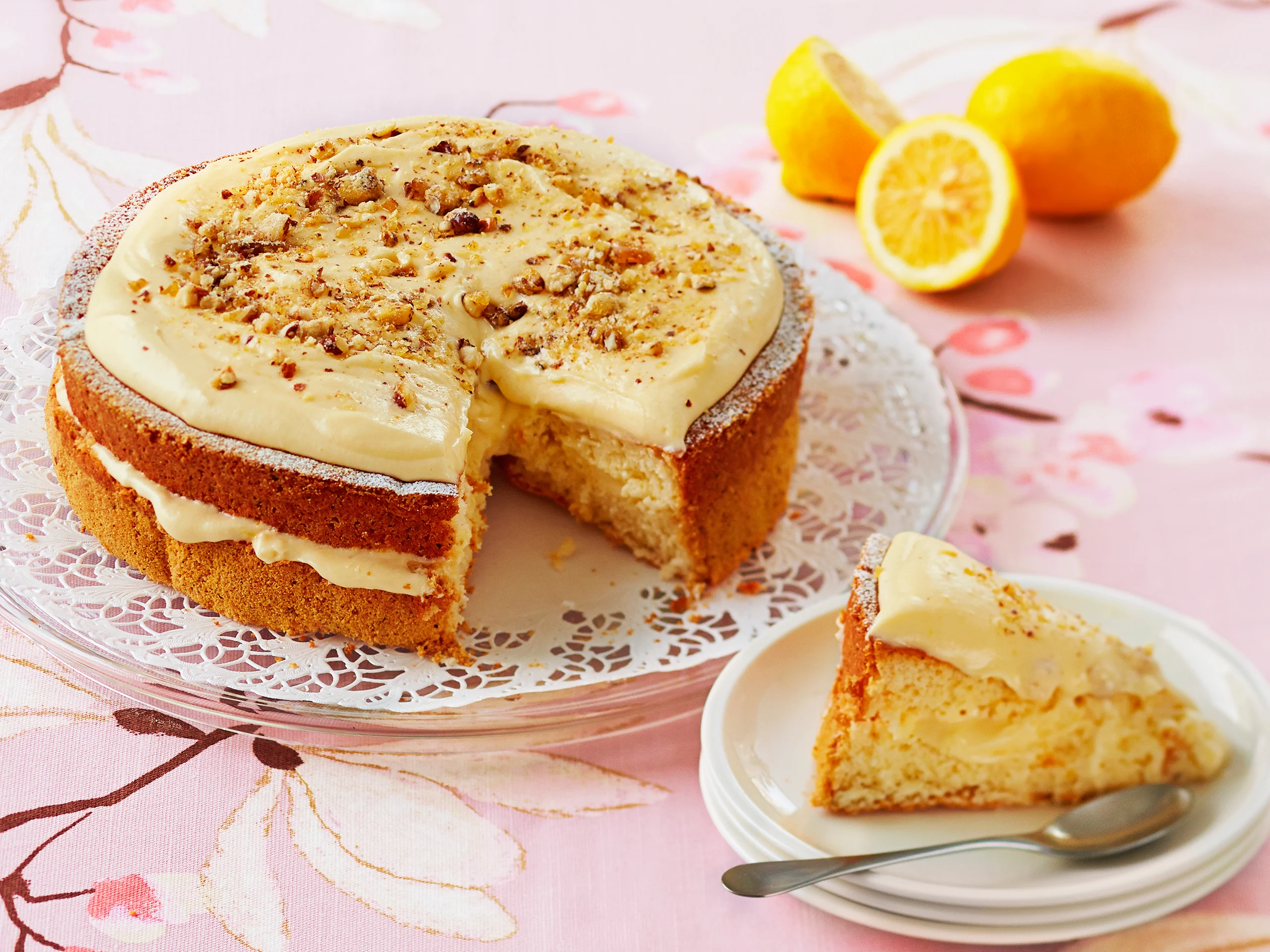 Pähkinäinen sitruunakakku