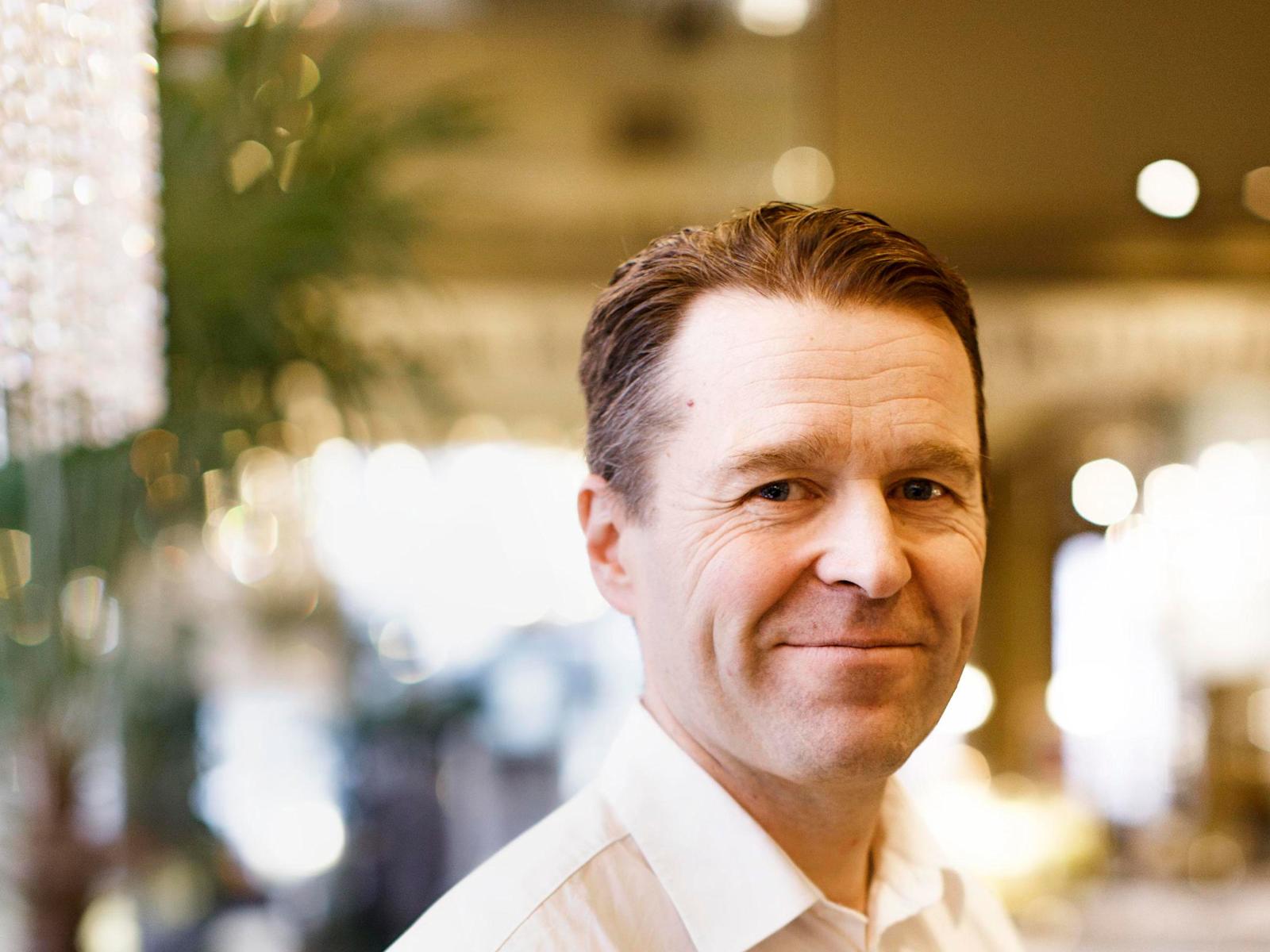 Ravintolajohtaja Santeri Uusitalon mukaan lohikeitto on ollut Kappelin ruokalistalla vuosikymmeniä.