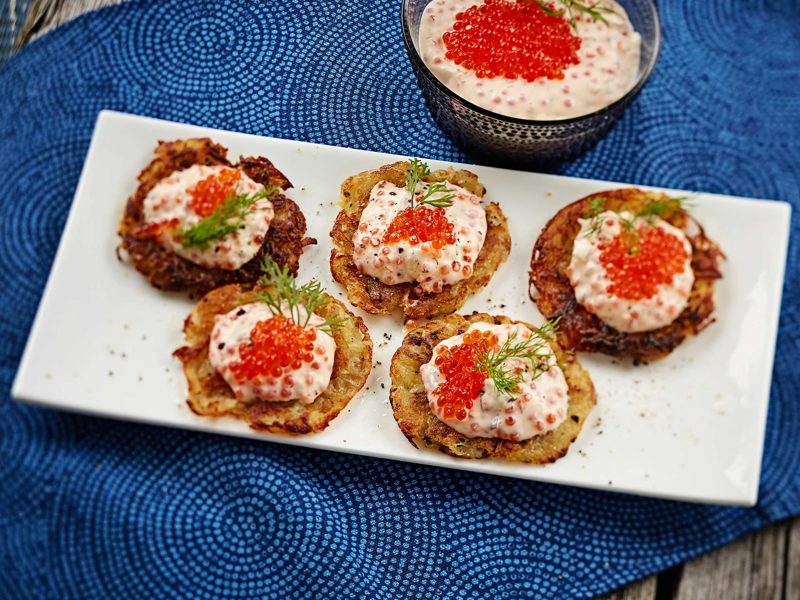 Perunaröstit ja mätitahna