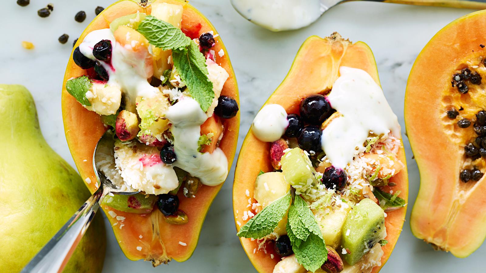 Hedelmäiset papaijaveneet ja limejogurtti