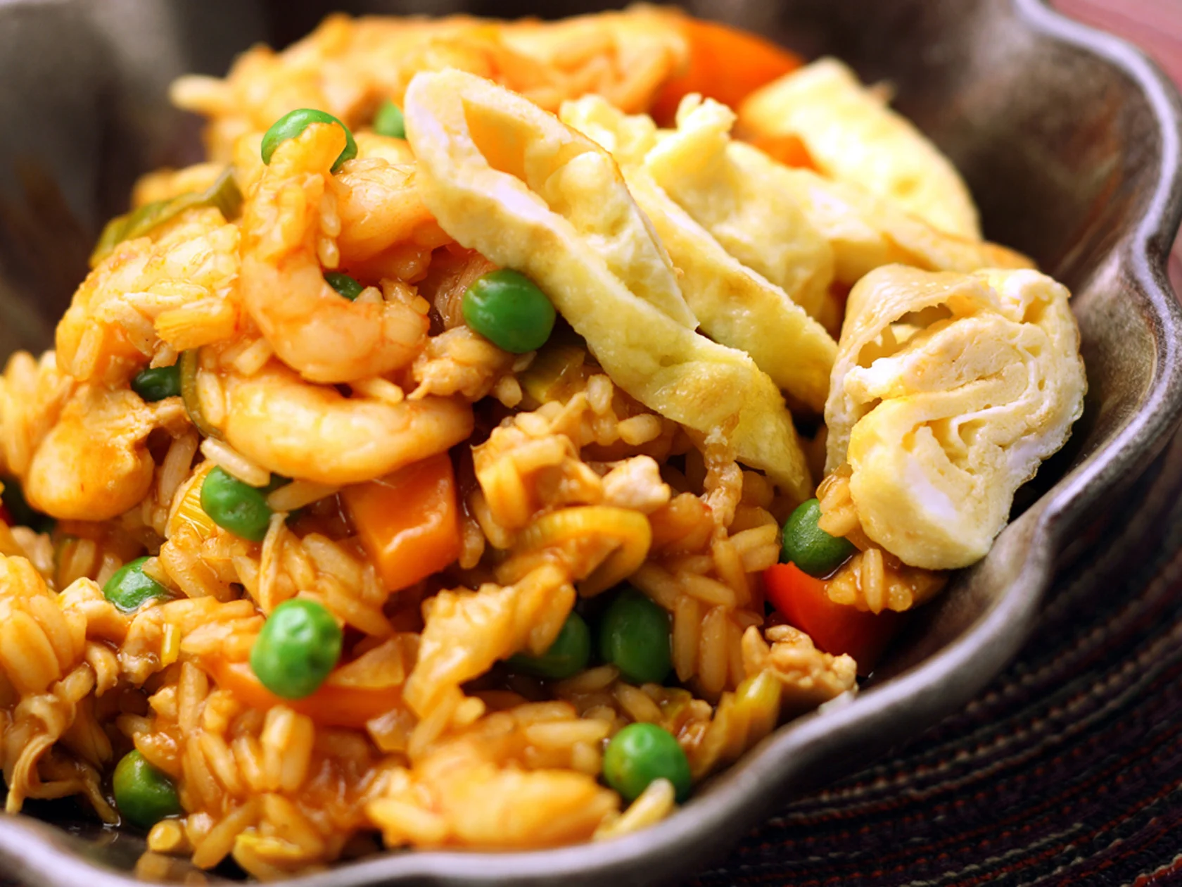 Nasi goreng eli indonesialainen riisipannu