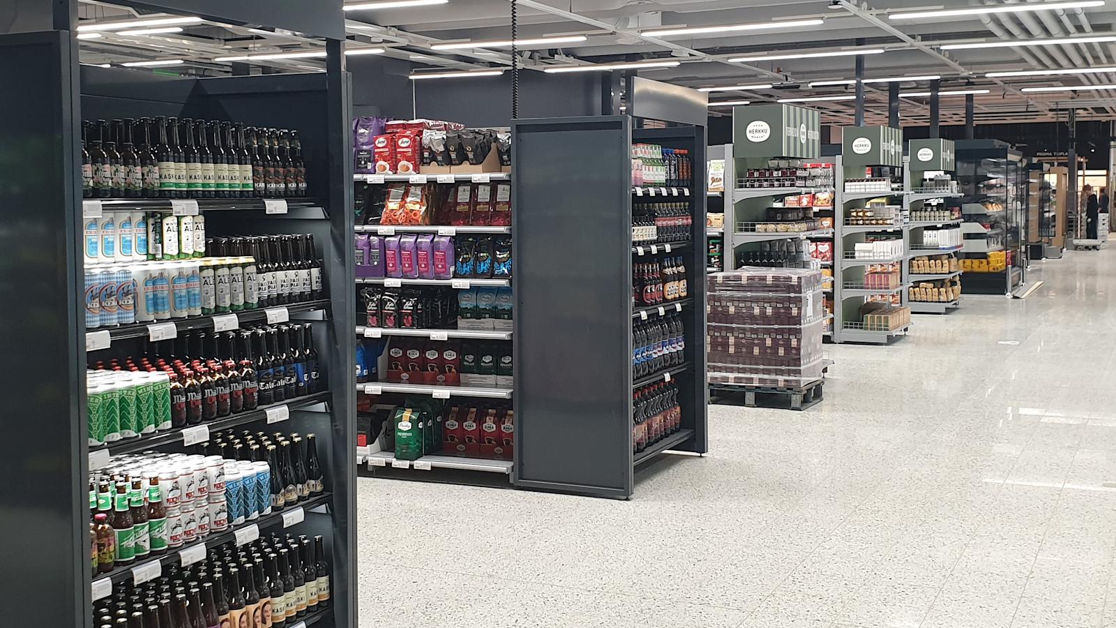 Hyllyjen päädyistä löytää myös Food Market Herkusta tuttuja tuotteita.