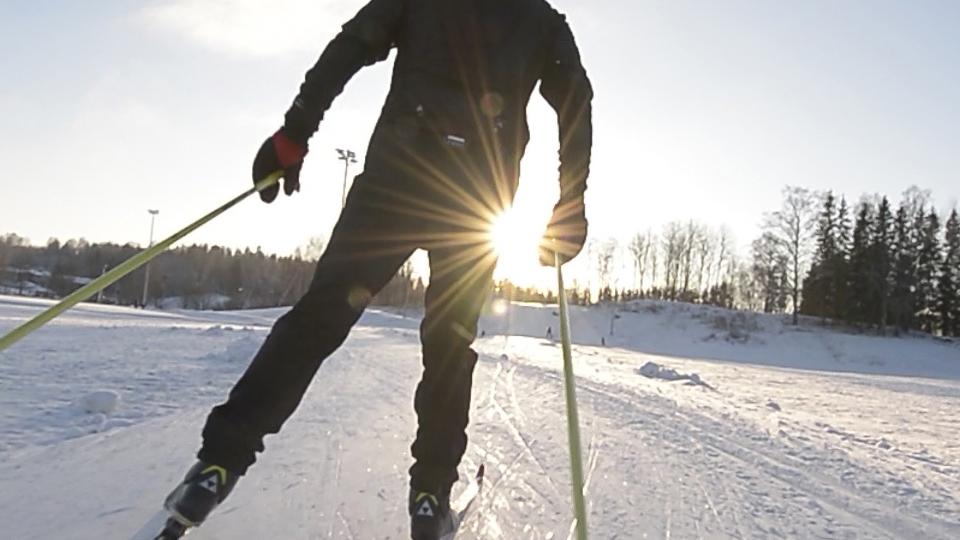 Hiihtotekniikka kuntoon: vapaa tyyli