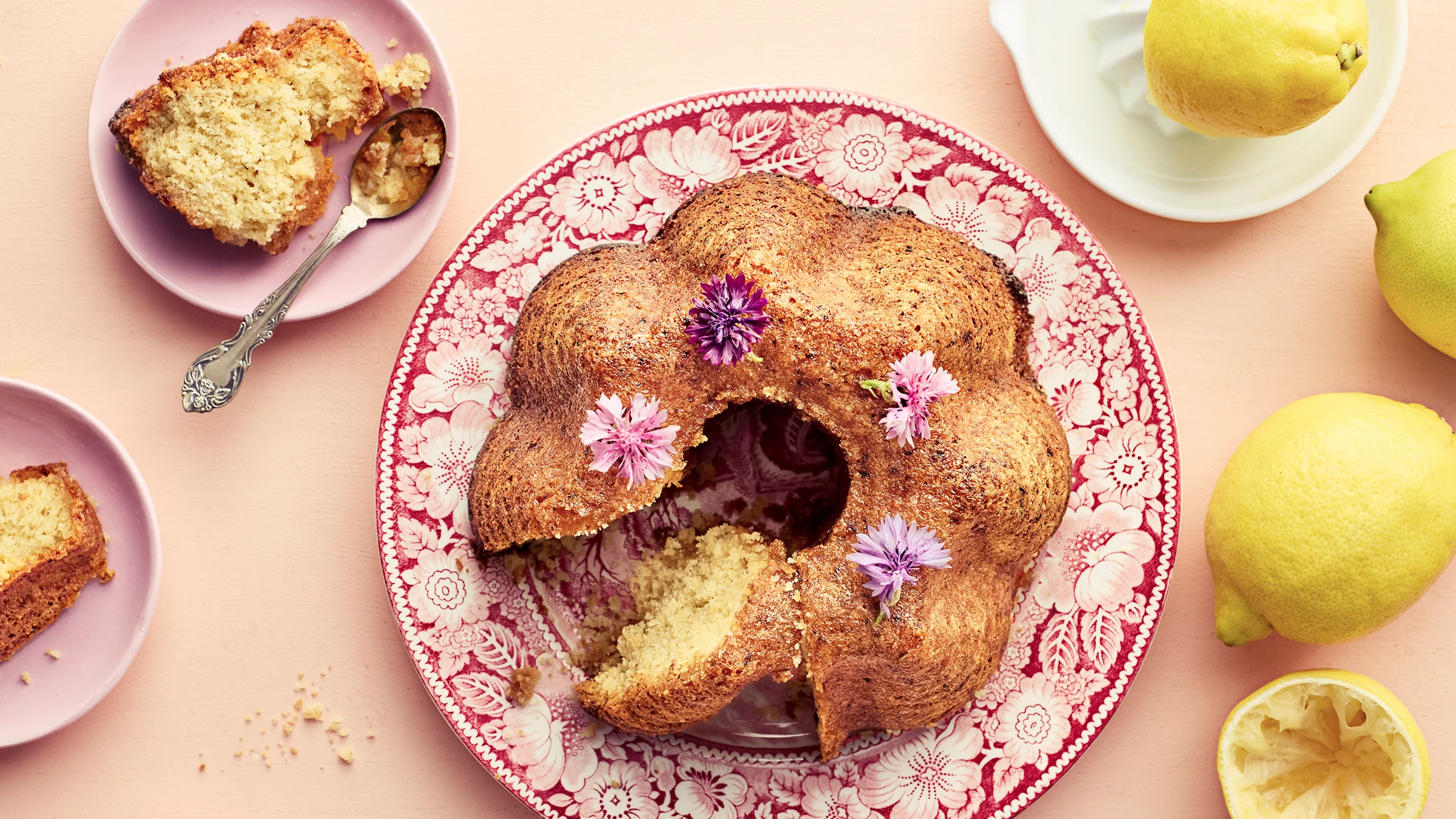 Gluteeniton sitruunakakku