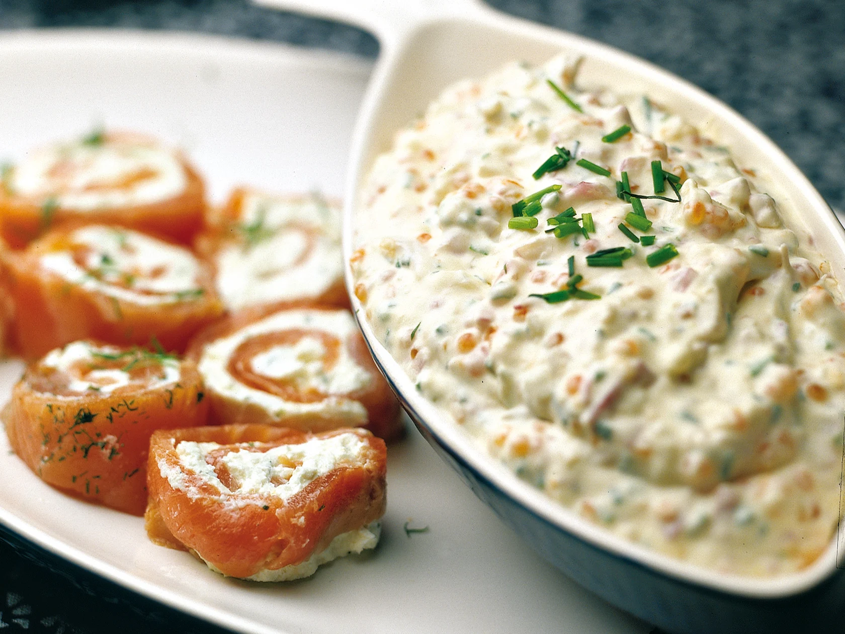 Juustoiset lohirullat