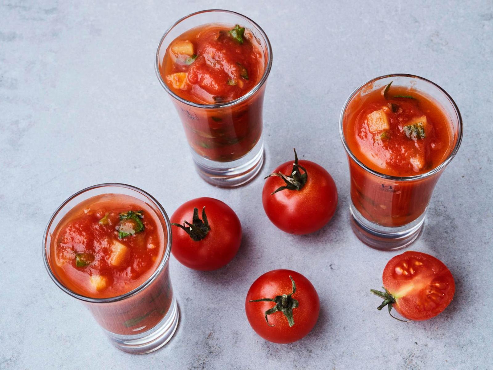 Gazpacho-shotit